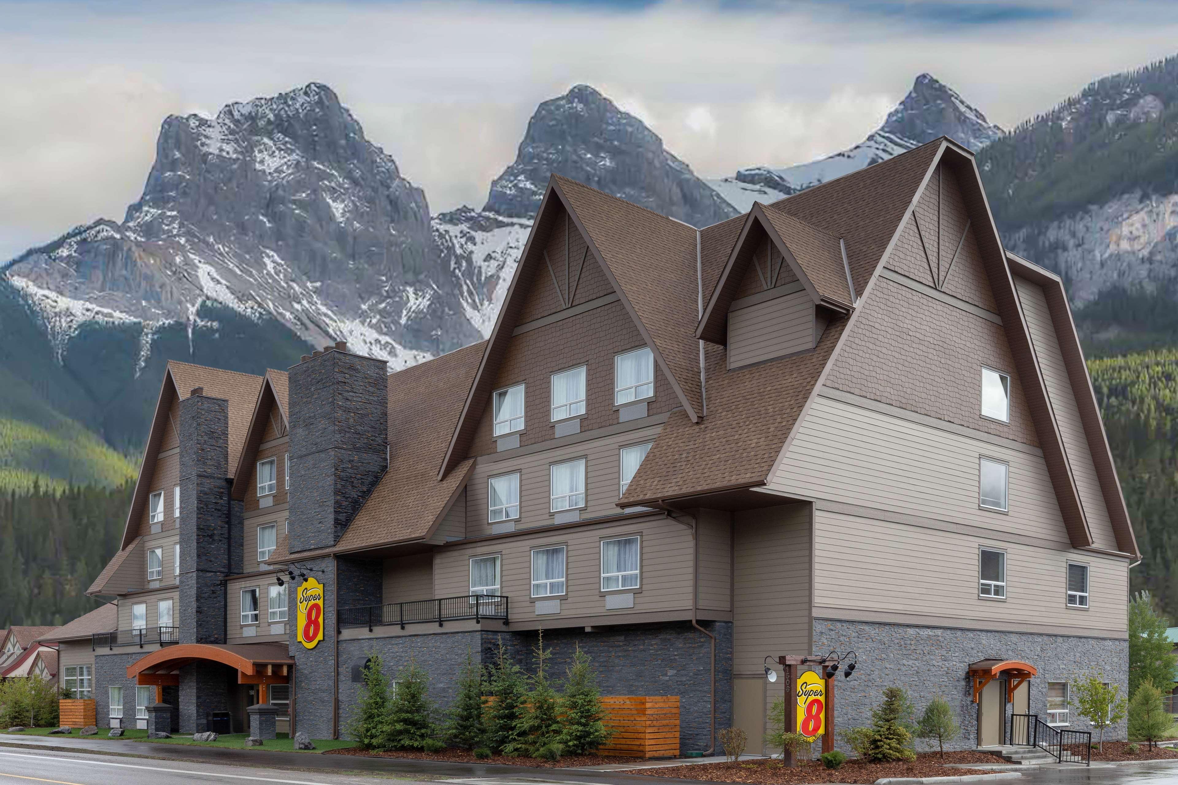 Super 8 By Wyndham Hotel 3*