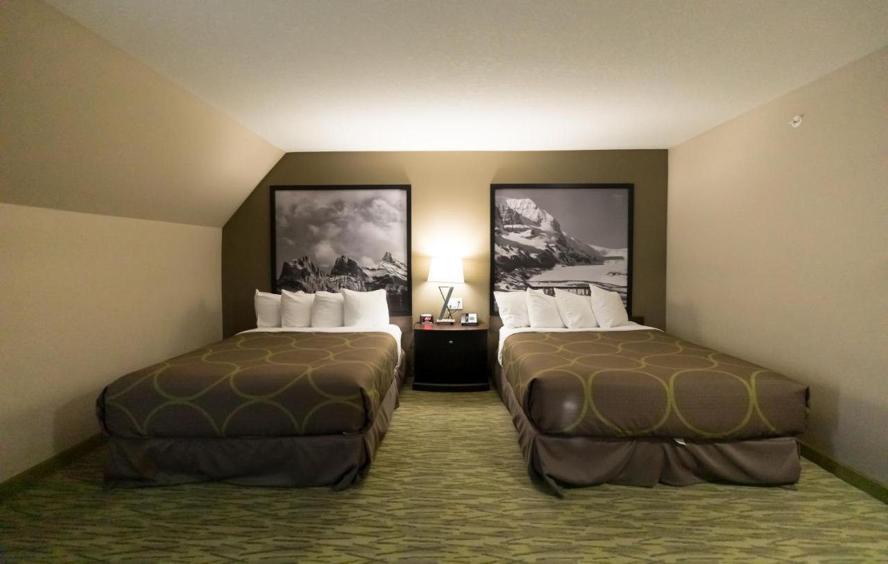 Super 8 By Wyndham Hotel Canmore