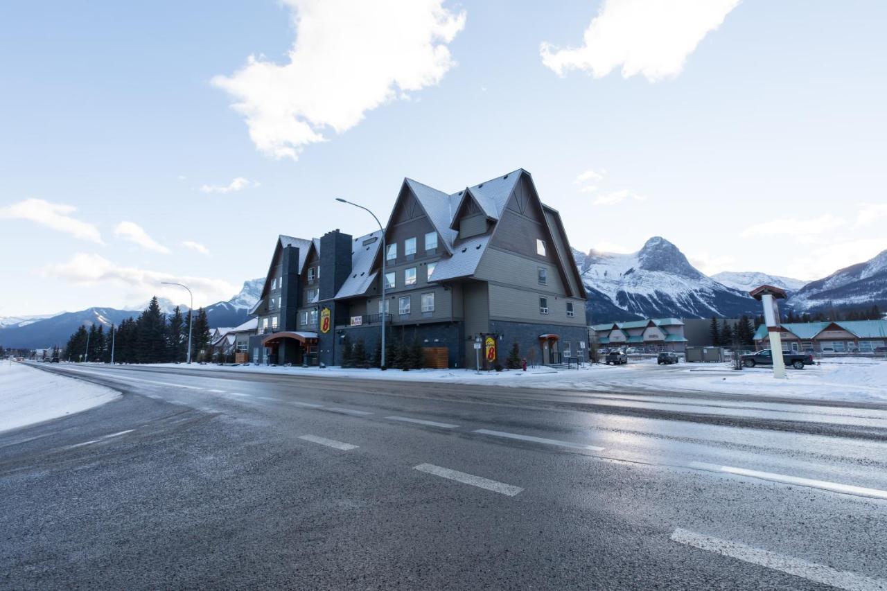 Super 8 By Wyndham Hotel 3*